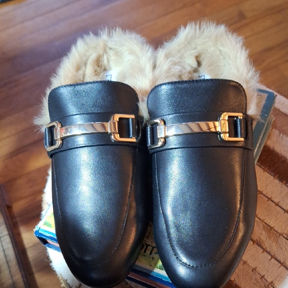 STEVE MADDEN BRWN LEATHER SLIP ONS
